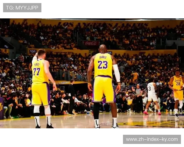 尼克斯团队六人得分上双,教练布朗防守调整窒息湖人 尼克斯团队六人得分上双,教练布朗防守调整窒息湖人